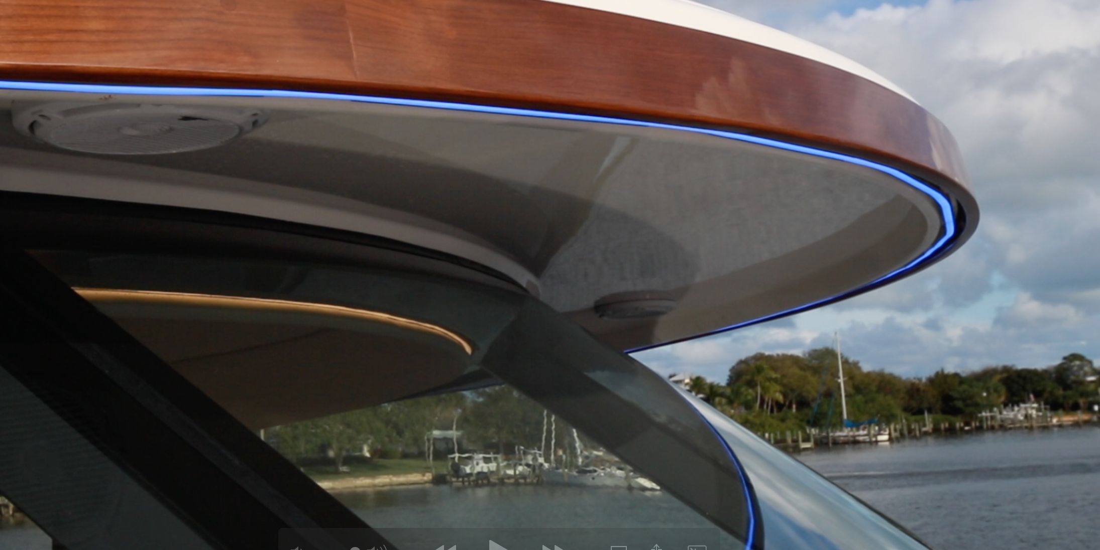 Riviera Belize 66 Daybridge