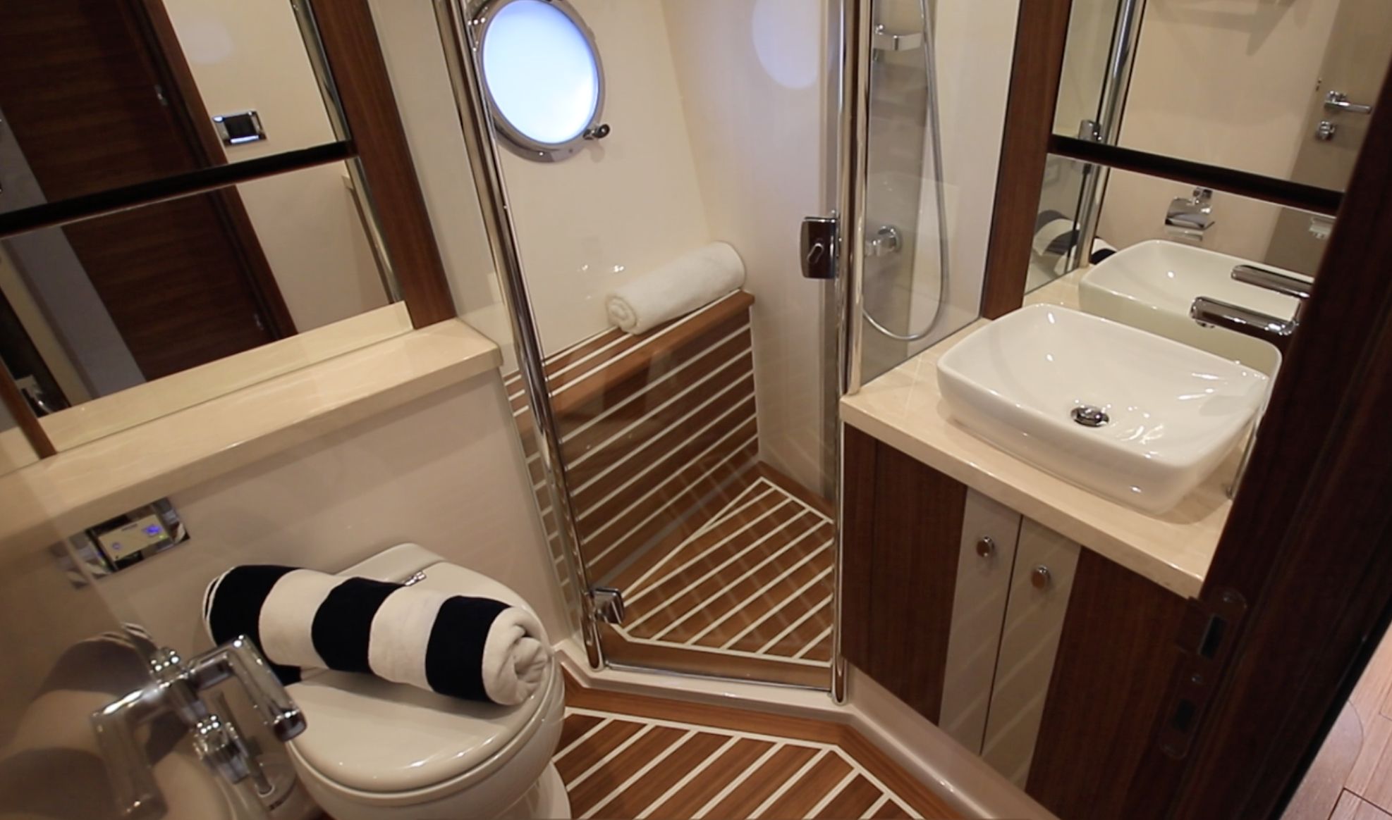 Riviera Belize 66 Daybridge