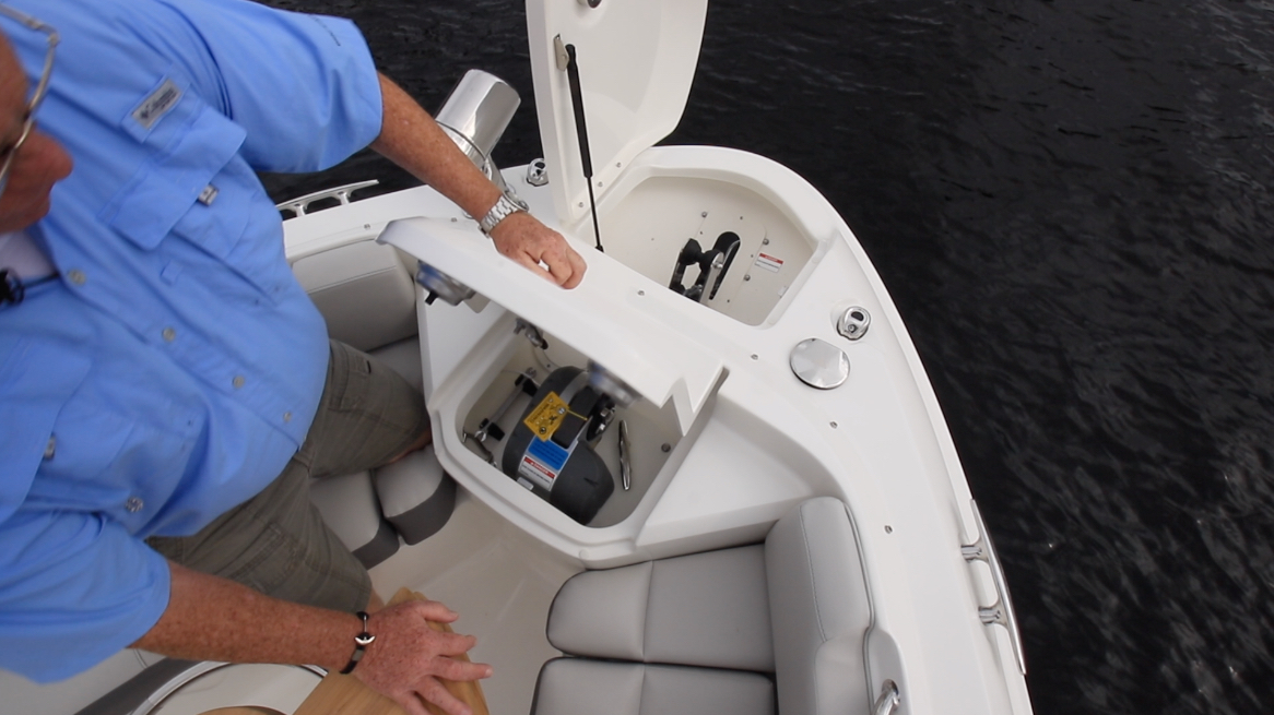 Sea Ray SLX 400 OB Anchor