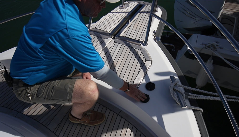 Nimbus 365 Coupe anchor controls