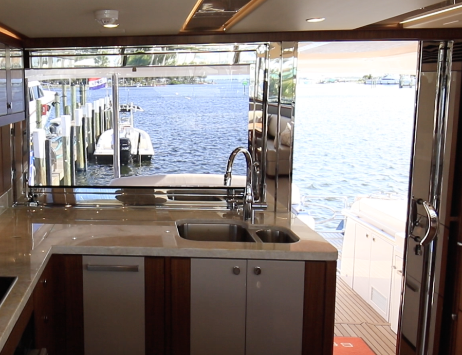 Riviera Belize 66 Daybridge