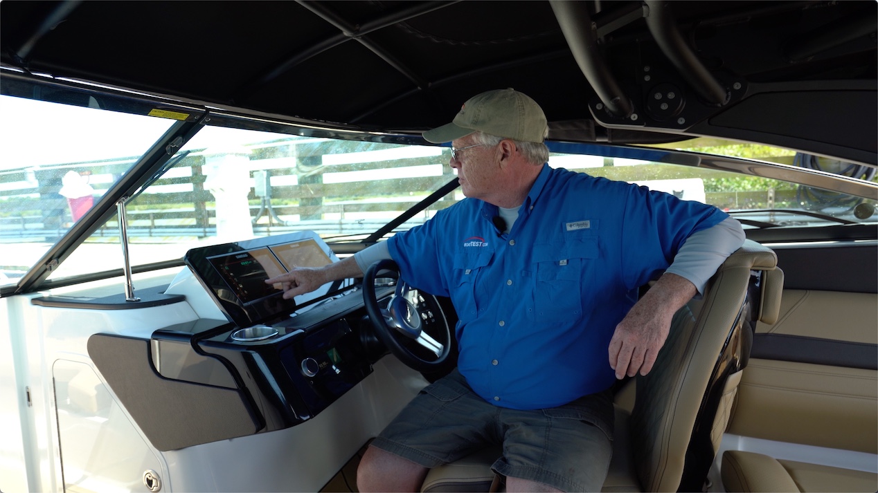 The lowered tower on the Sea Ray SLX 260 Outboard
