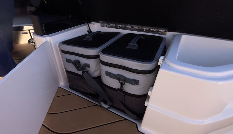 slx280OB_CoolerStorage