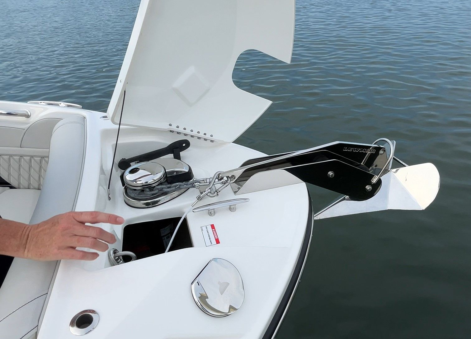SeaRay SLX 280 sterndrive anchor