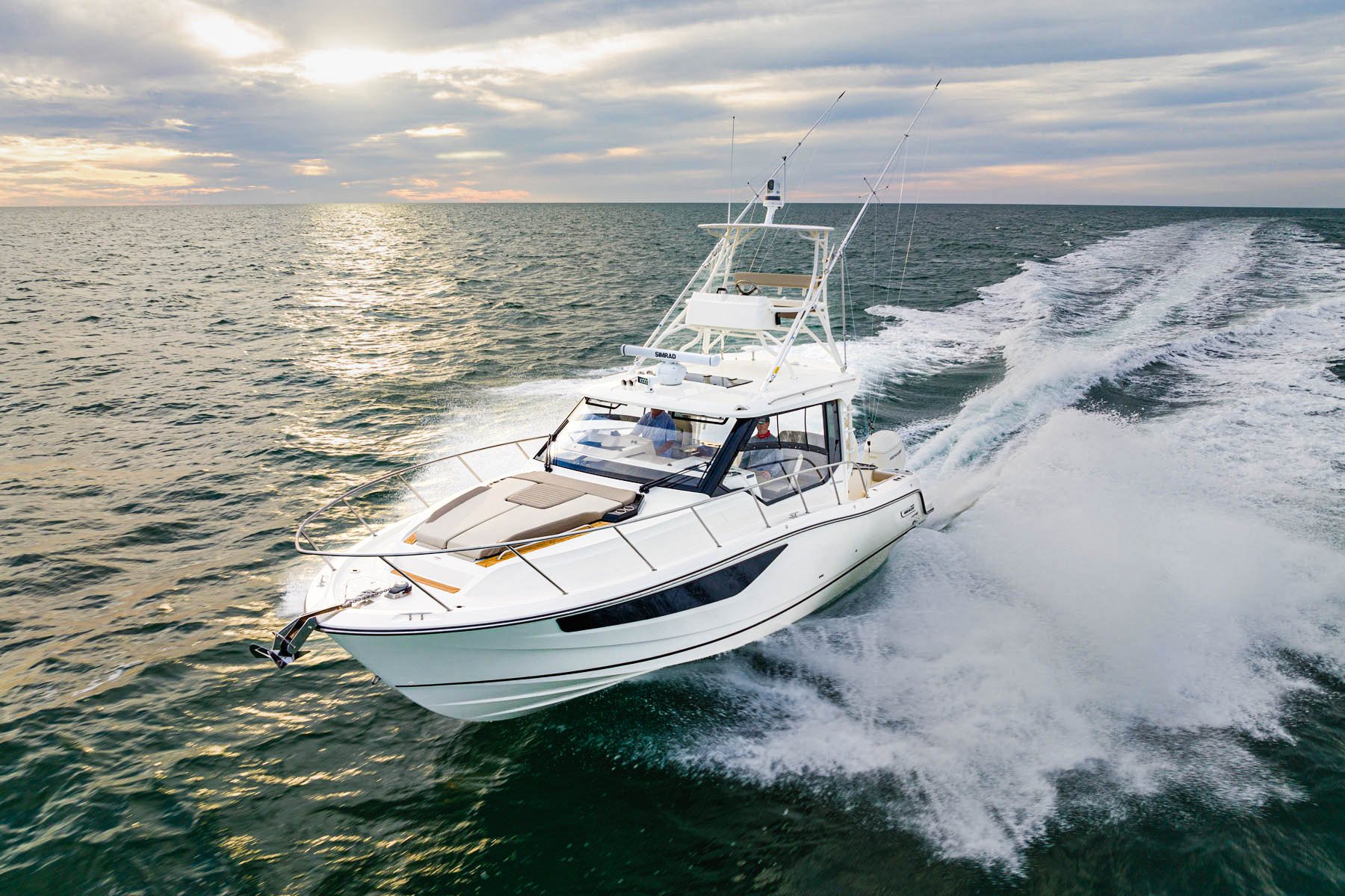 Boston Whaler 365 Conquest