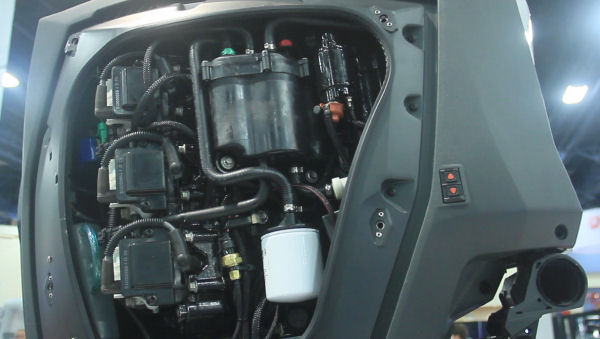 evinrude_etecg2300_fuelfilter_2015.jpg