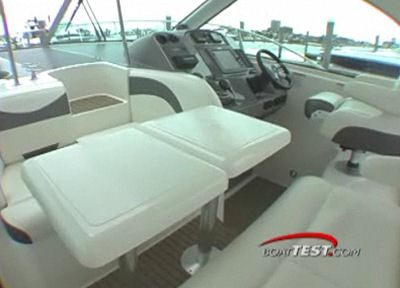 Cruisers Yachts 390 Sports Coupe Settee