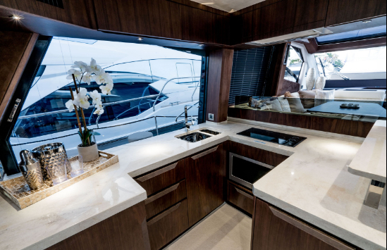 Galeon 510 Skydeck galley