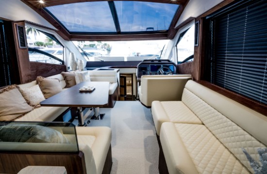 Galeon 510 Skydeck helm