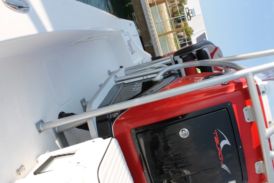 Tiburon ZX-25 wide walkway