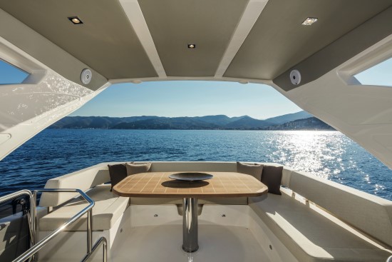 Absolute 58 Fly afe flying bridge