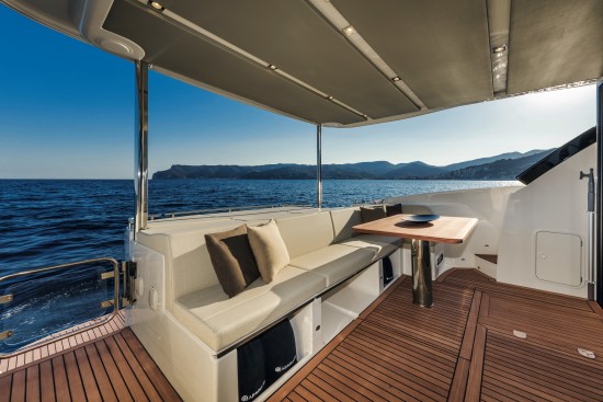 Absolute 58 Fly cockpit table