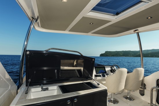 Absolute 58 Fly cooking area