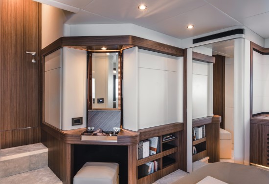 Absolute 58 Fly corner mounted vanity