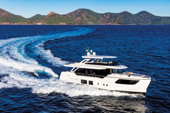 Absolute Navetta 73 running 1