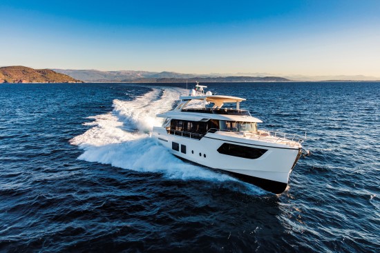 Absolute Navetta 73 running 2