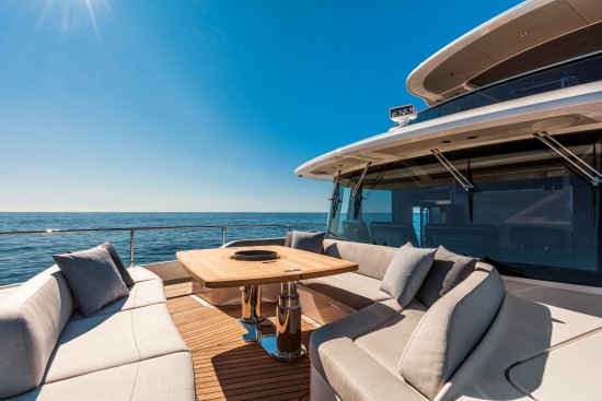 Absolute Navetta 73 expanded table