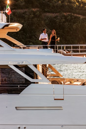 Absolute Navetta 73 side panel architecture