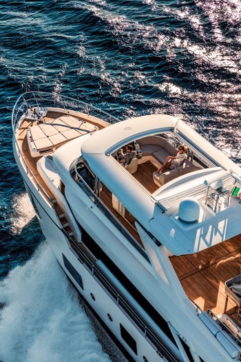 Absolute Navetta 73 retractable sunroof