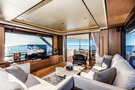 Absolute Navetta 73 electric lift tv