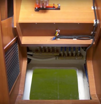 Aquila 44 emergency tempered glass