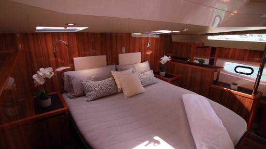 Aquila 44 Oversized windows