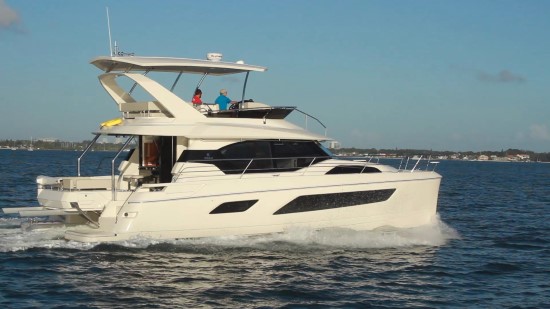 Aquila 44 planing and accelerated