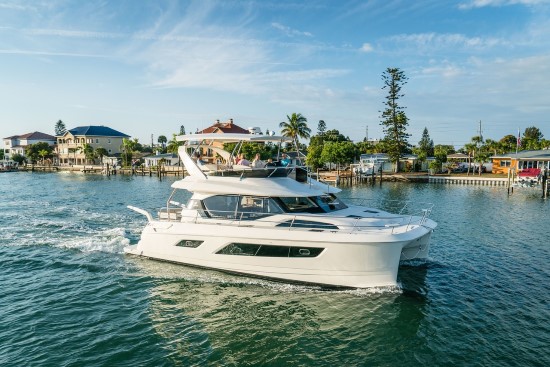 Aquila 44 flying bridge