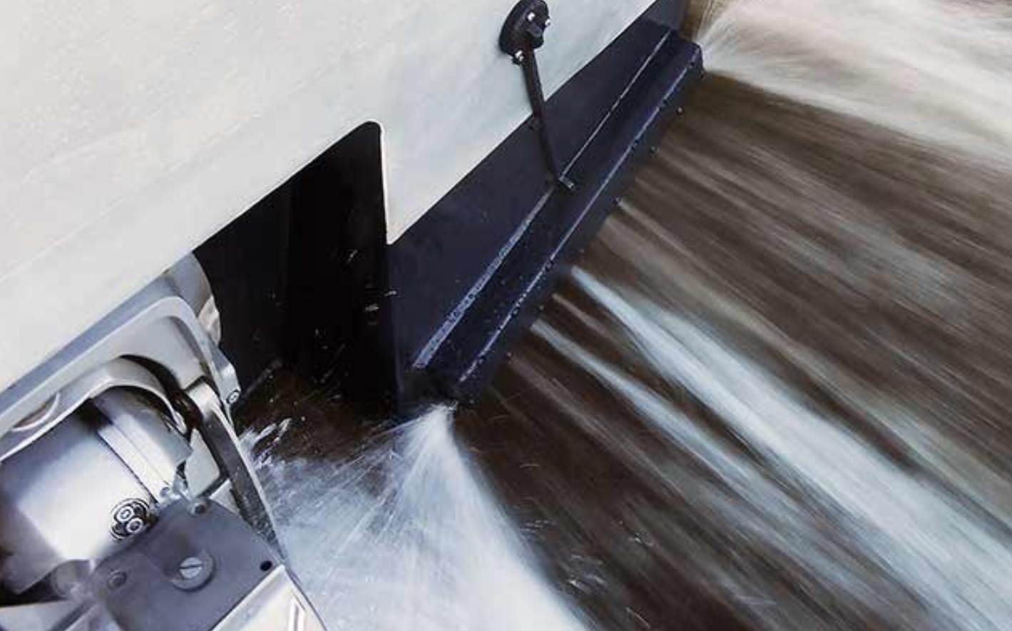 Will a Zip-Wake Solve List Problems on a Deep-V Hull interceptors