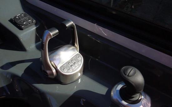 Aviara AV32 controls