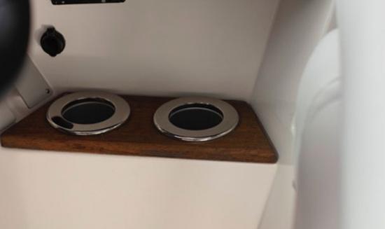 Aviara AV32 cup holders