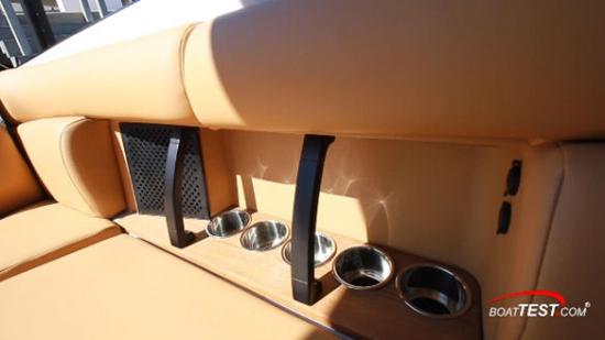 Aviara AV32 beverage holders