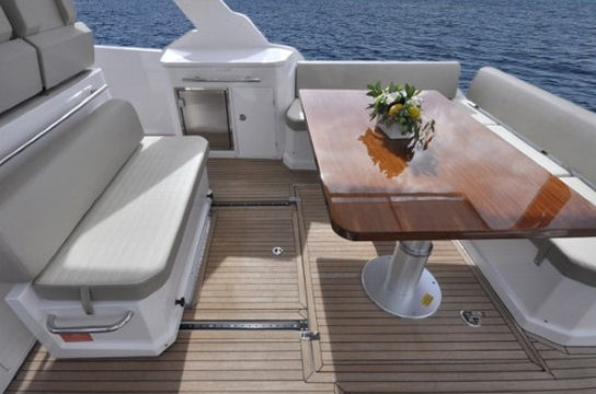 Azimut Verve 40 aft seat