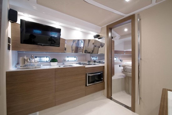 Azimut Verve 40 full galley