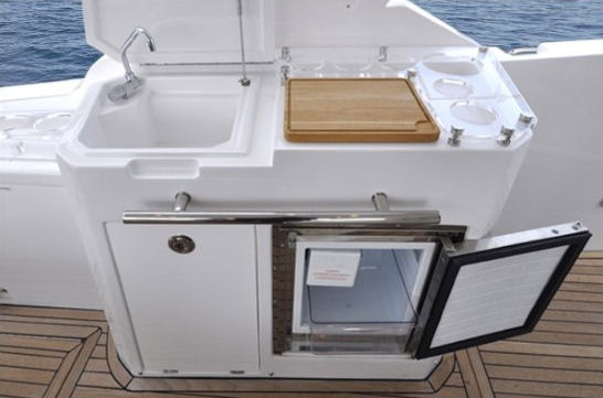 Azimut Verve 40 wet bar