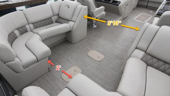 Bennington Q27 aft seating