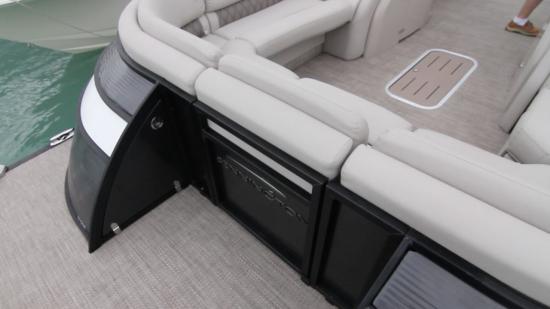 Bennington Q27 bow gate