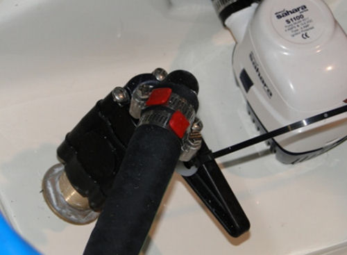 Boston Whaler 250 Outrage