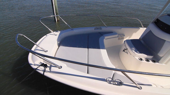 Boston Whaler 210 Dauntless bow cushions