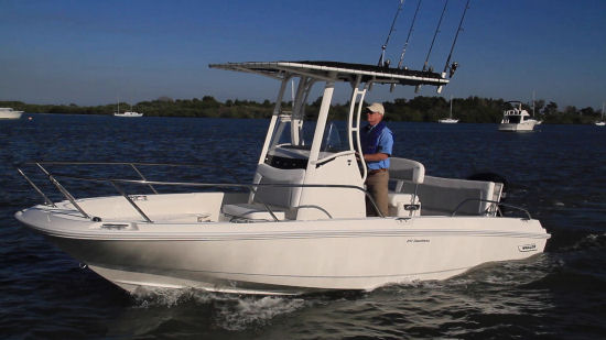 Boston Whaler 210 Dauntless casting platform