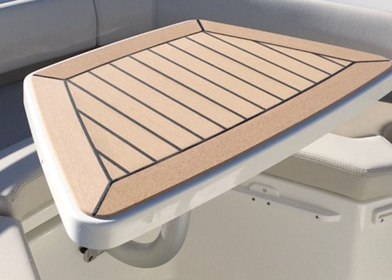 Boston Whaler 250 Outrage table