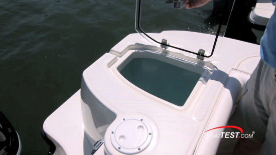 Boston Whaler 315 Conquest Pilothouse livewell