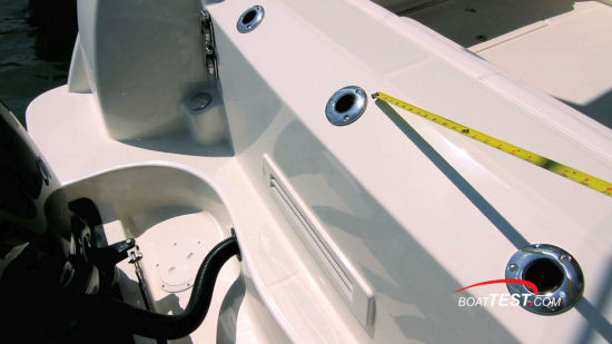 Boston Whaler 315 Conquest Pilothouse rod holders