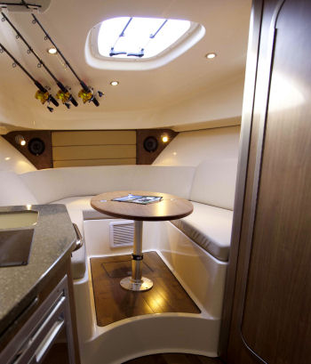 Boston Whaler 315 Conquest Pilothouse expanded table