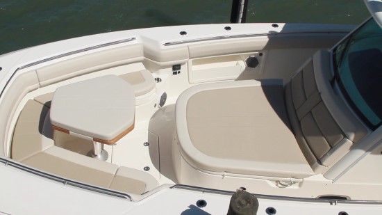 Boston Whaler 380 Outrage gathering area