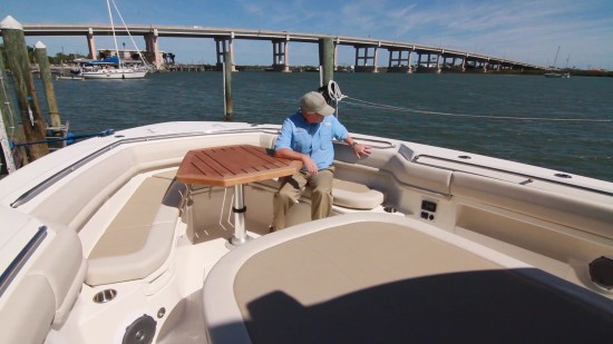 Boston Whaler 380 Outrage notch