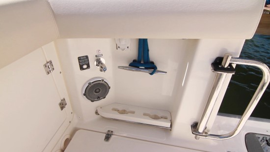 Boston Whaler 380 Outrage port quarter