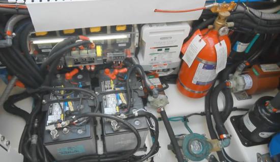 Boston Whaler 380 Realm batteries