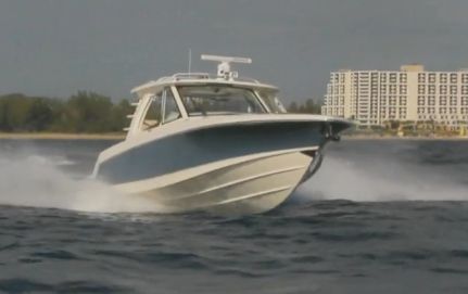 Boston Whaler 380 Realm running