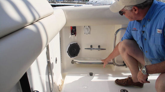 Boston Whaler 420 Outrage